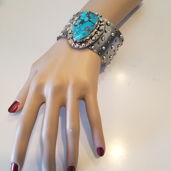 EXQUISITE BRACELET NWOT